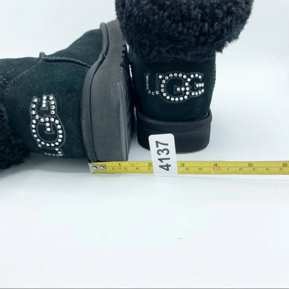 UGG women classic